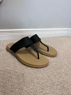 Crocs Iconic comfort thong sandals